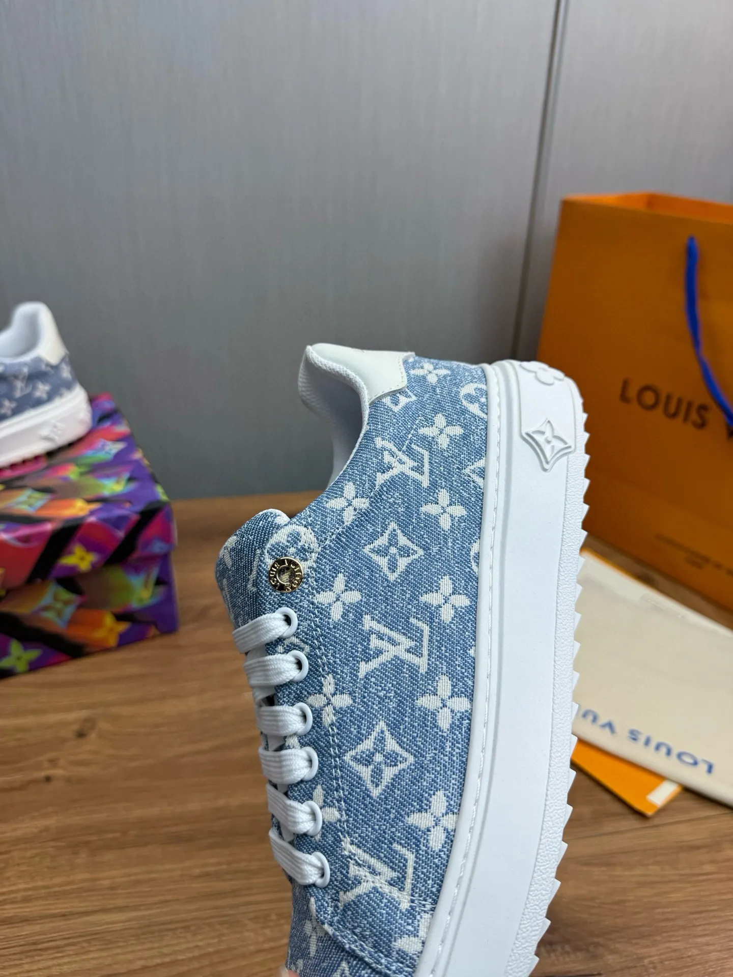Factory price: 520💰LOUIS VUITTON [Louis VUITTON] The new trendy Lv is on the market🎁, casual and fashionable men's shoes👟The upper is made of imported original fabric + cowhide mesh lining, the original wear-resistant rubber outsole, the version is simple and elegant, exclusive for trendy men. Code number: 38-44, customized 45, 46